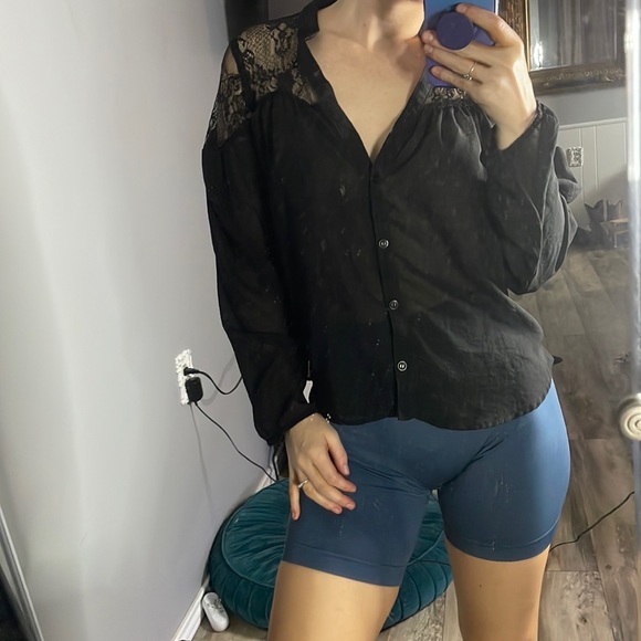 Little black blouse - Picture 2 of 6